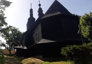 "Cmentarz przy zabytkowym kościele z XVII w. - na