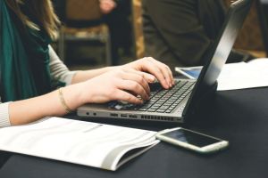 Kolejne środki na zakup laptopów dla uczniów