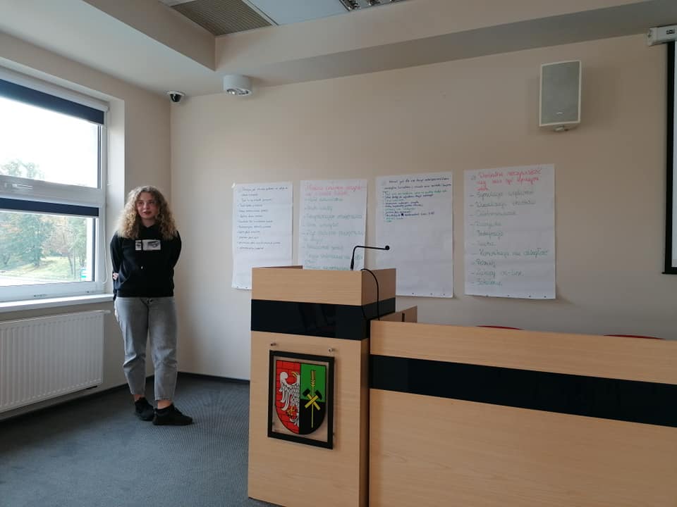 Na zdjęciu: Członkowie Młodzieżowego Forum Samorządowego Czerwionki-Leszczyn podczas warsztatów