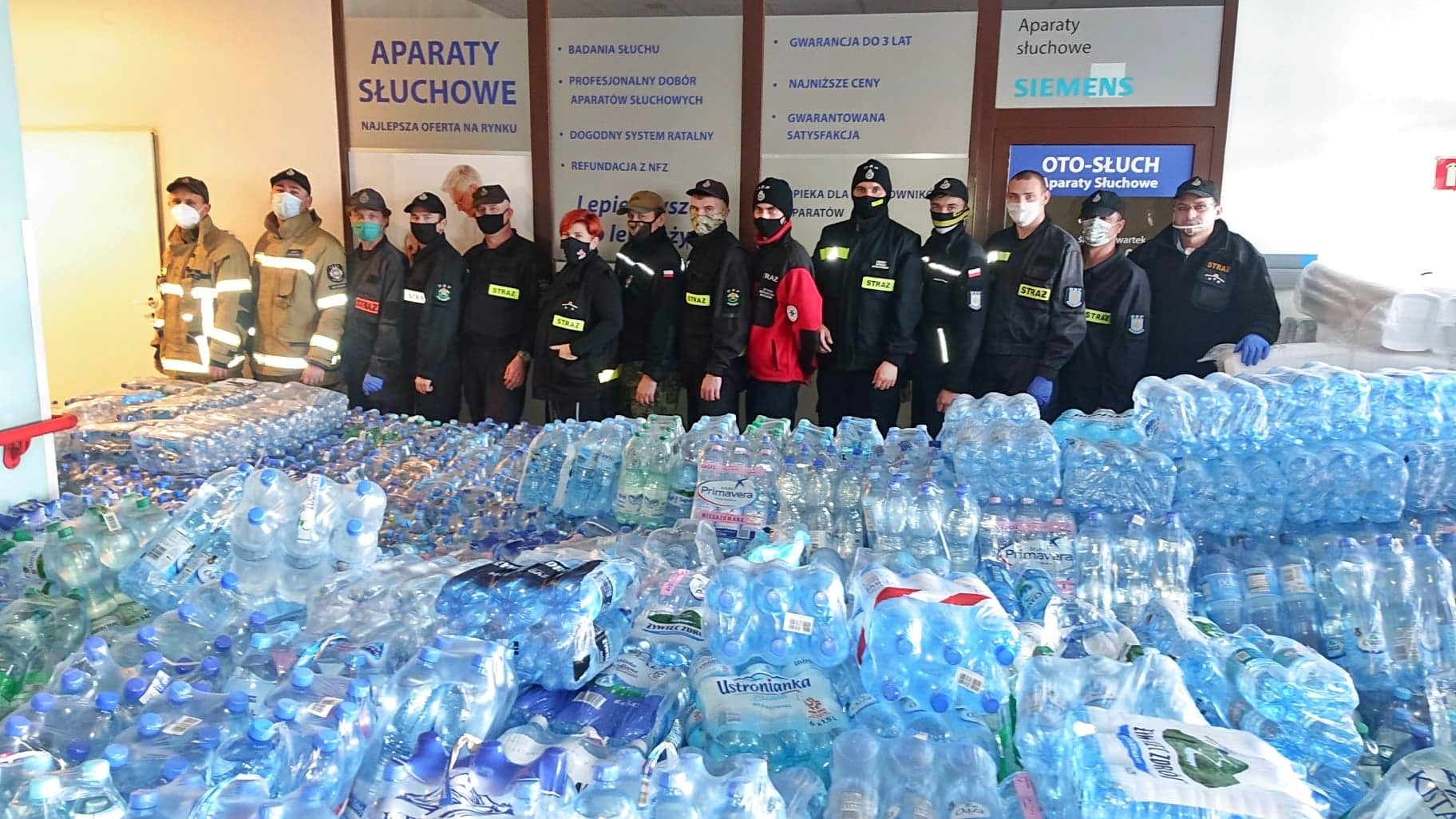Zbiórka i przekazanie kocy i wody mineralnej dla szpitala w Rybniku