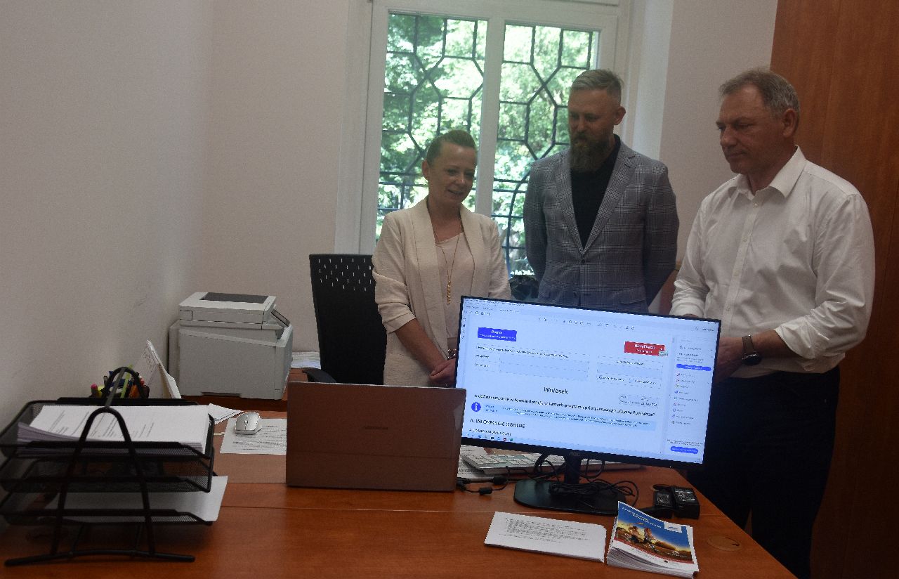 Punkt konsultacyjny w ramach programu 