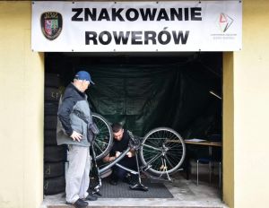 Znakowanie rowerów i hulajnóg elektrycznych