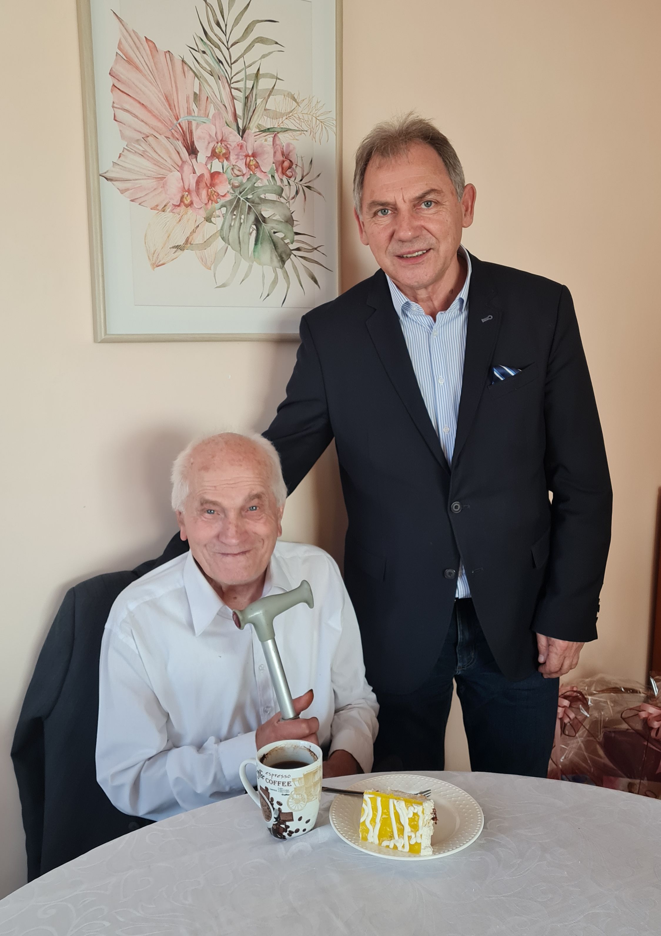 Burmistrz Gminy i Miasta Czerwionka-Leszczyny Wiesław Janiszewski oraz Jubilat Jerzy Bochenek