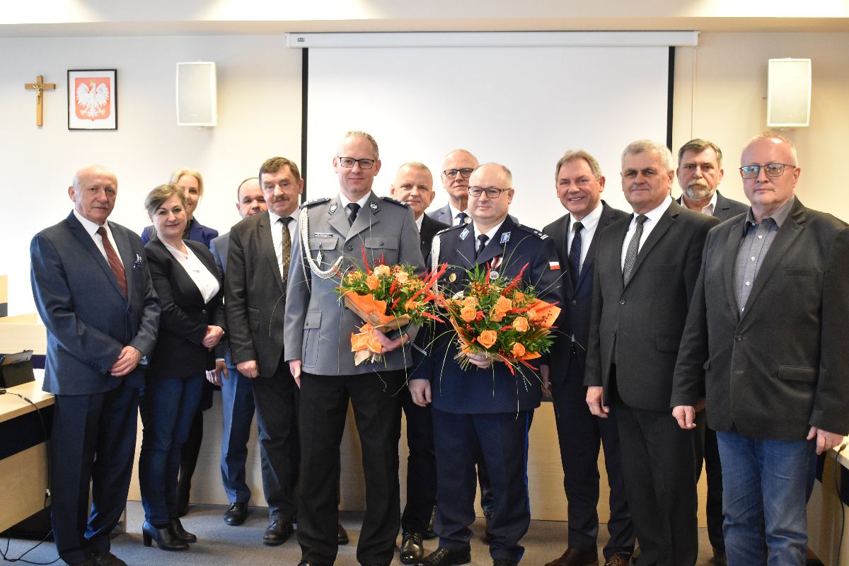 komendanci odchodzą na emeryturę - pamiątkowe zdjęcie