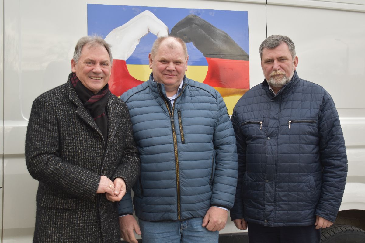 Od lewej: Burmistrz Gminy i Miasta Czerwionka-Leszczyny Wiesław Janiszewski, Grzegorz Muras, Zastepca Burmistrza Andrzej Raudner Od lewej: Burmistrz Gminy i Miasta Czerwionka-Leszczyny Wiesław Janiszewski, Grzegorz Muras, Zastepca Burmistrza Andrzej Raudner
