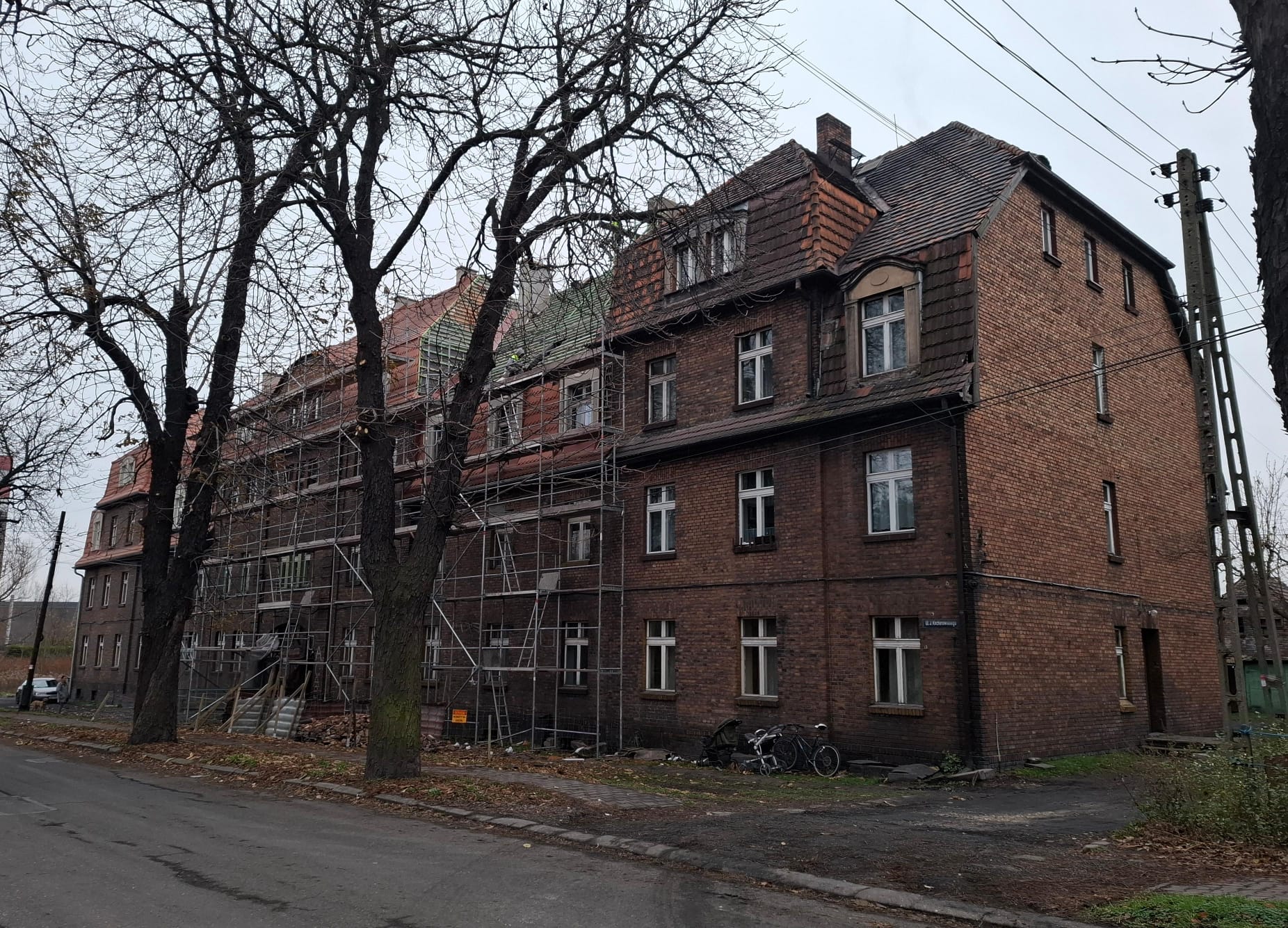 Remont dachu Kochanowskiego 9
