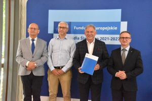 Centrum przesiadkowe - wręczenie listu gratulacyjnego