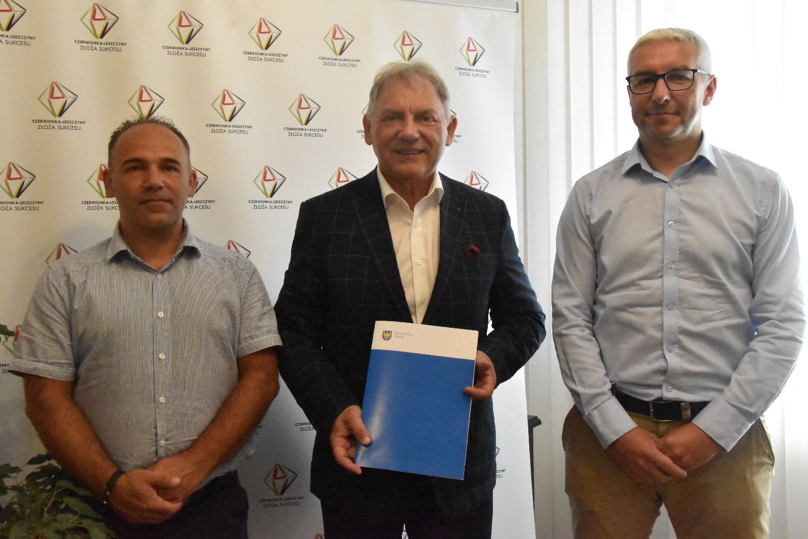 zdjęcie grupowe w UGiM