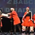 Przedszkolaki składają życzenia babciom i dziadkom
