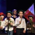 Przedszkolaki składają życzenia babciom i dziadkom